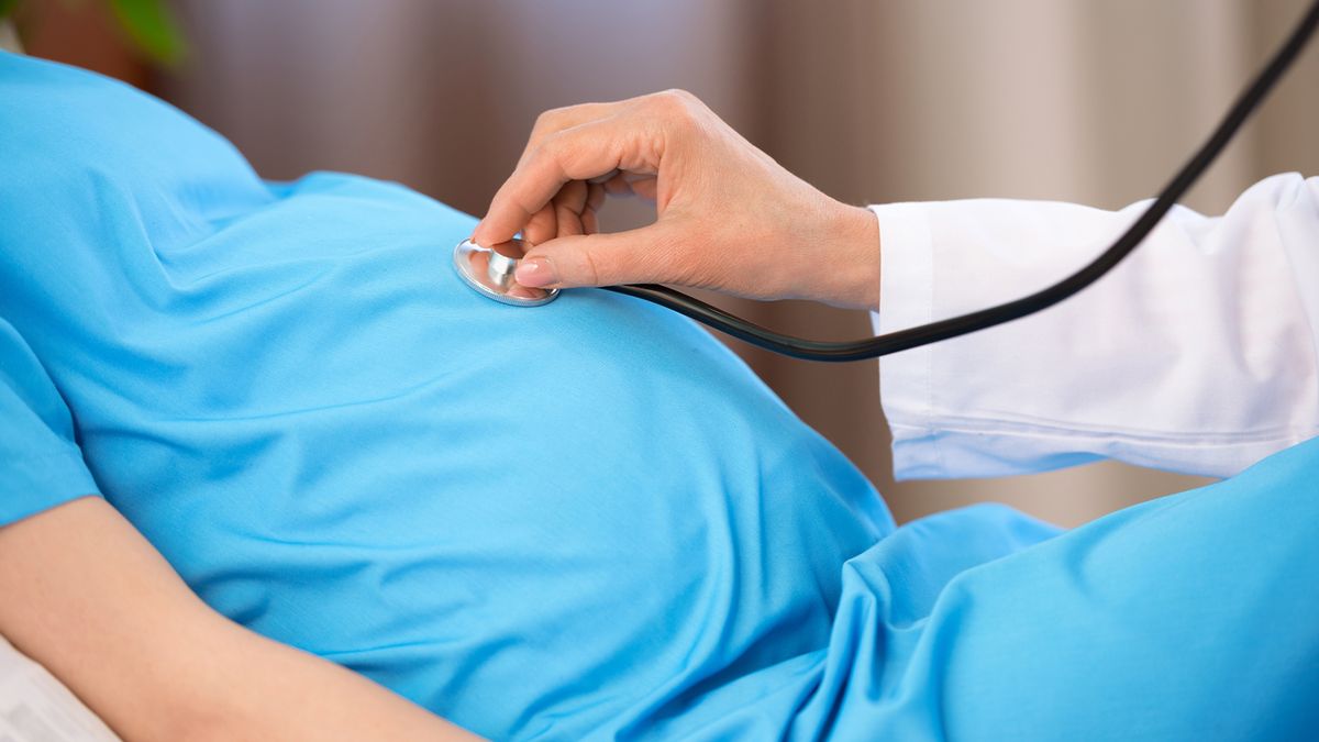 Các triệu chứng và dấu hiệu bất thường cần được siêu âm tim thai để chẩn đoán chính xác